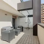 Gohost - Modern Apartments With Private Terrace Near Duomo