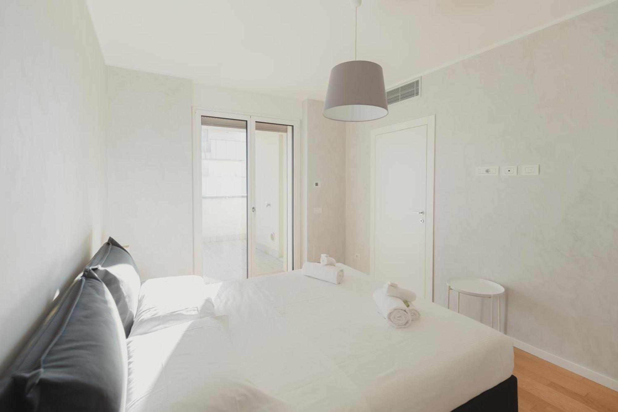Gohost - Modern Apartments With Private Terrace Near Duomo *