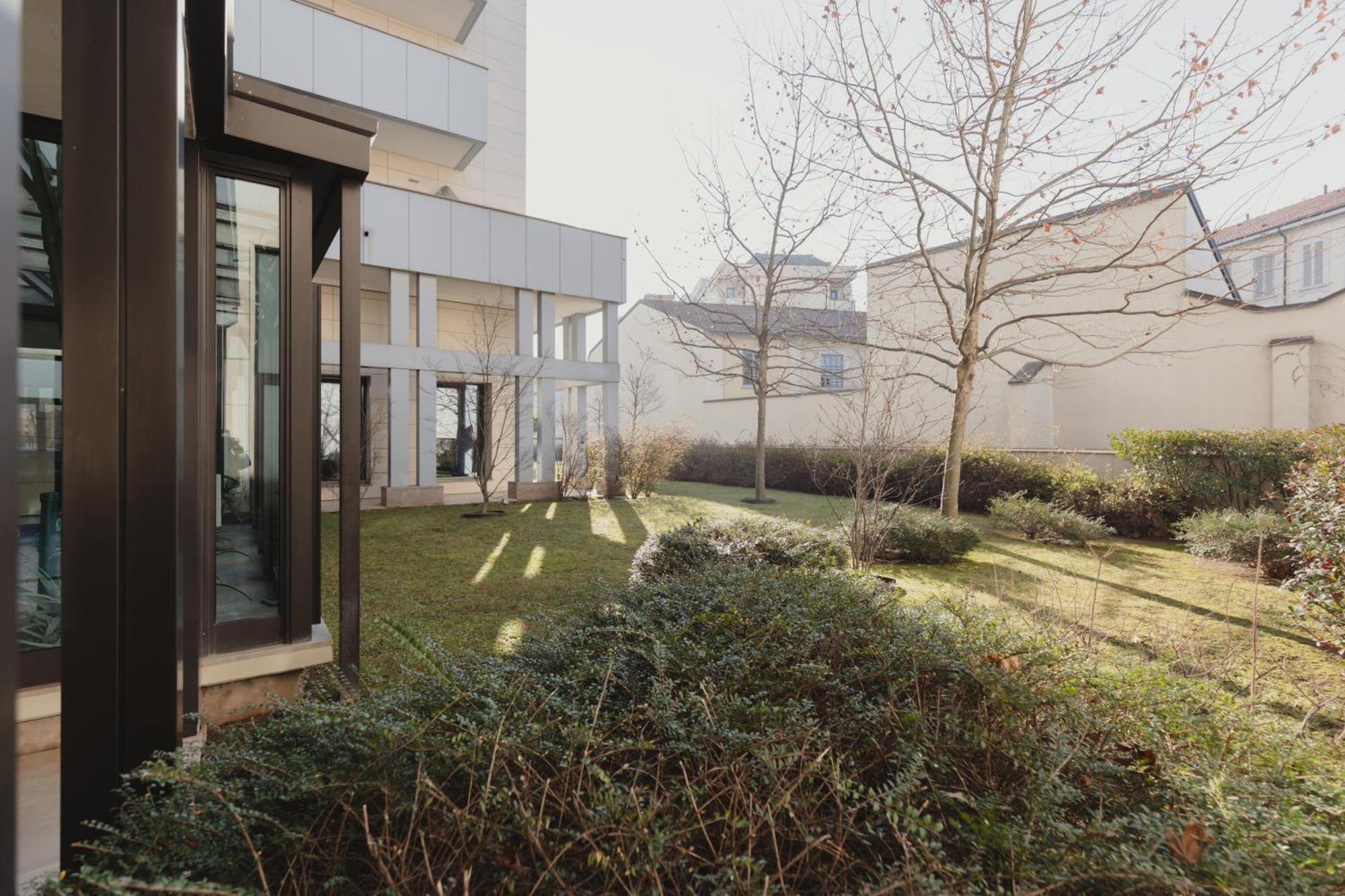Gohost - Modern Apartments With Private Terrace Near Duomo * Milan