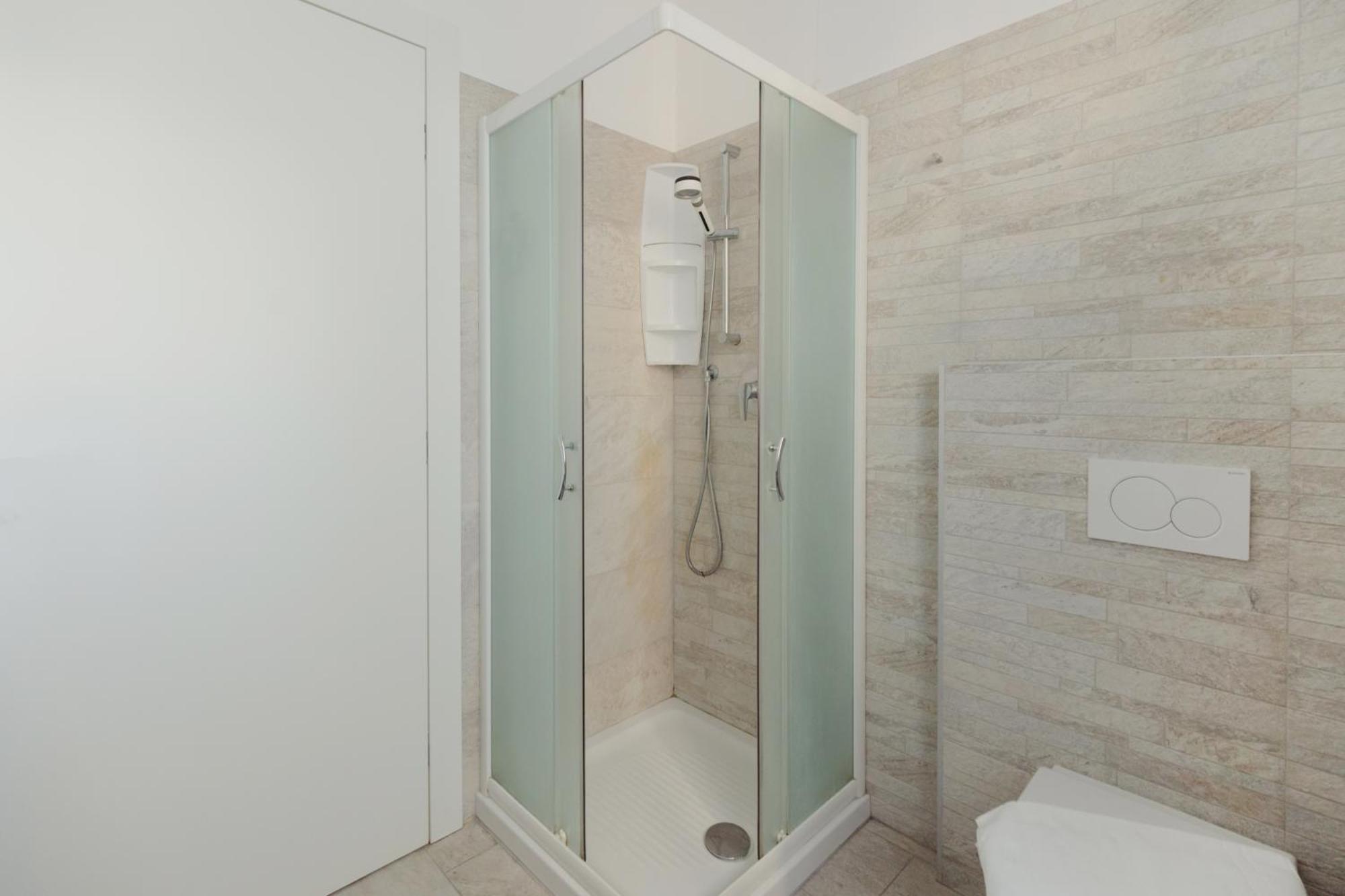 Apartment Gohost - Modern Apartments With Private Terrace Near Duomo Milan